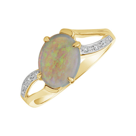 Diamond ring with Opal Invisible Beauty