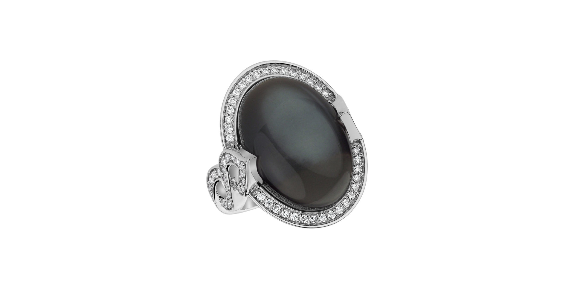 Diamond ring with Chalcedony Baroque Passion
