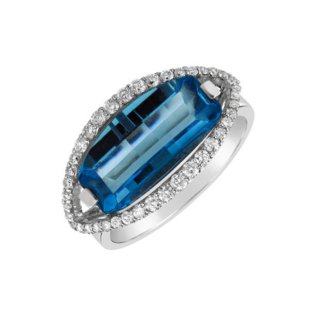 Diamond ring with Topaz Essa