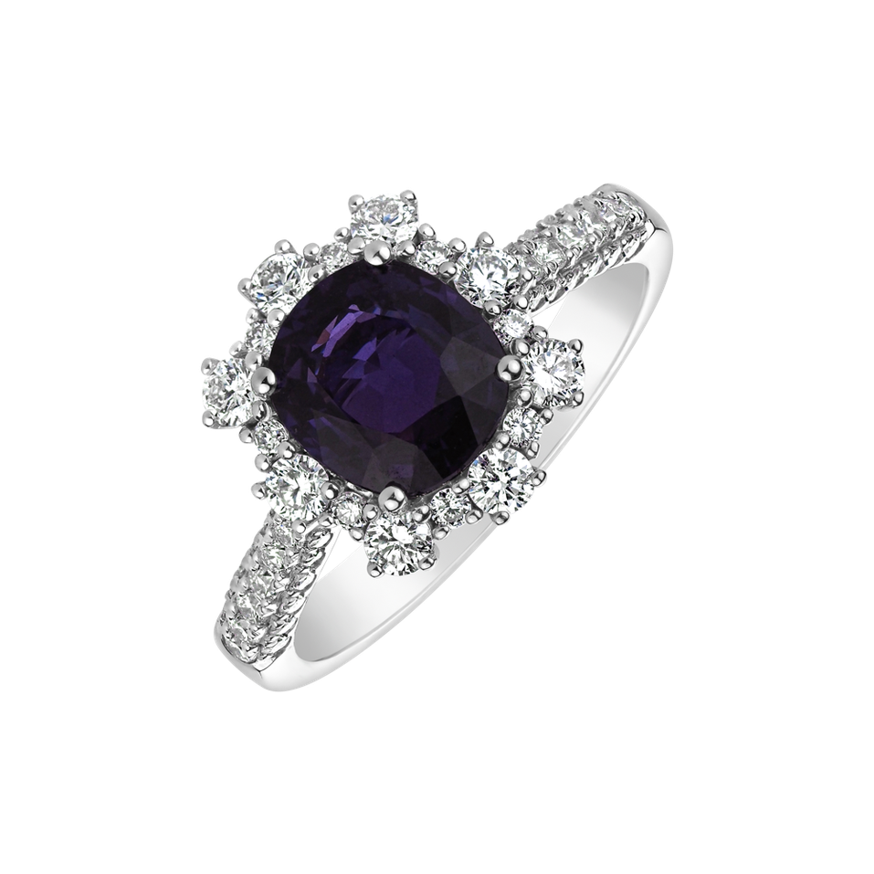 Diamond ring with Sapphire Royal Empire