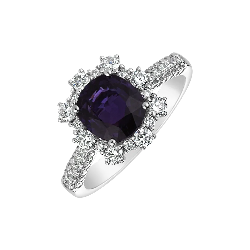 Diamond ring with Sapphire Royal Empire