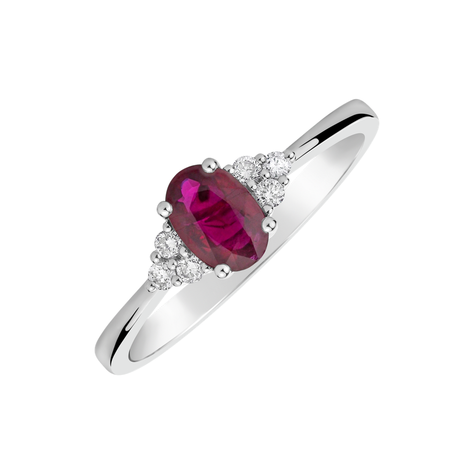 Diamond ring with Ruby Renée