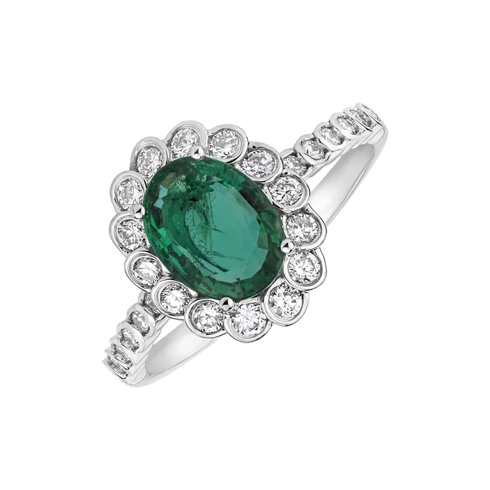 Diamond ring with Emerald Princess Glamour