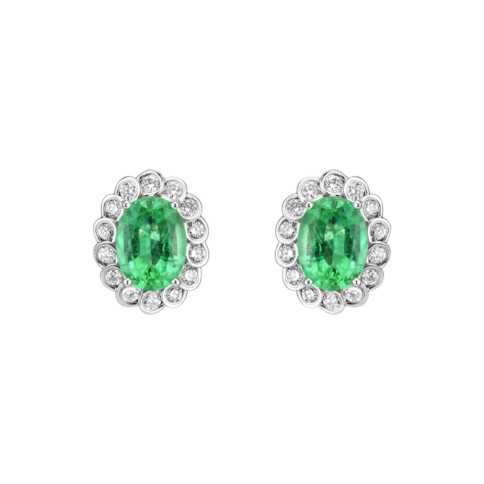 Diamond earrings with Emerald Brilliance
