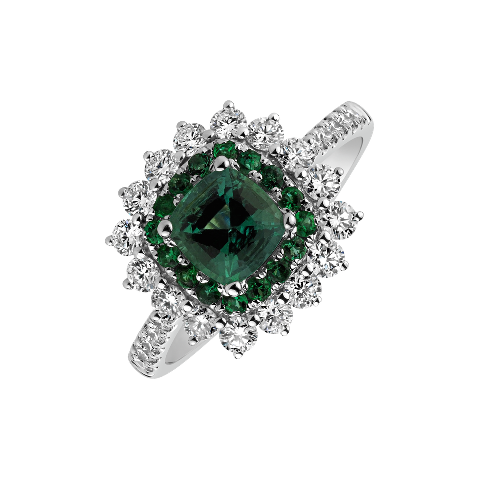 Diamond ring with Emerald Radiant Shine