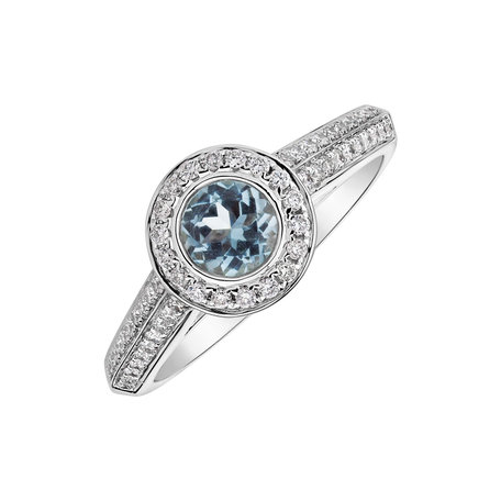 Diamond ring with Topaz Luxury Experience