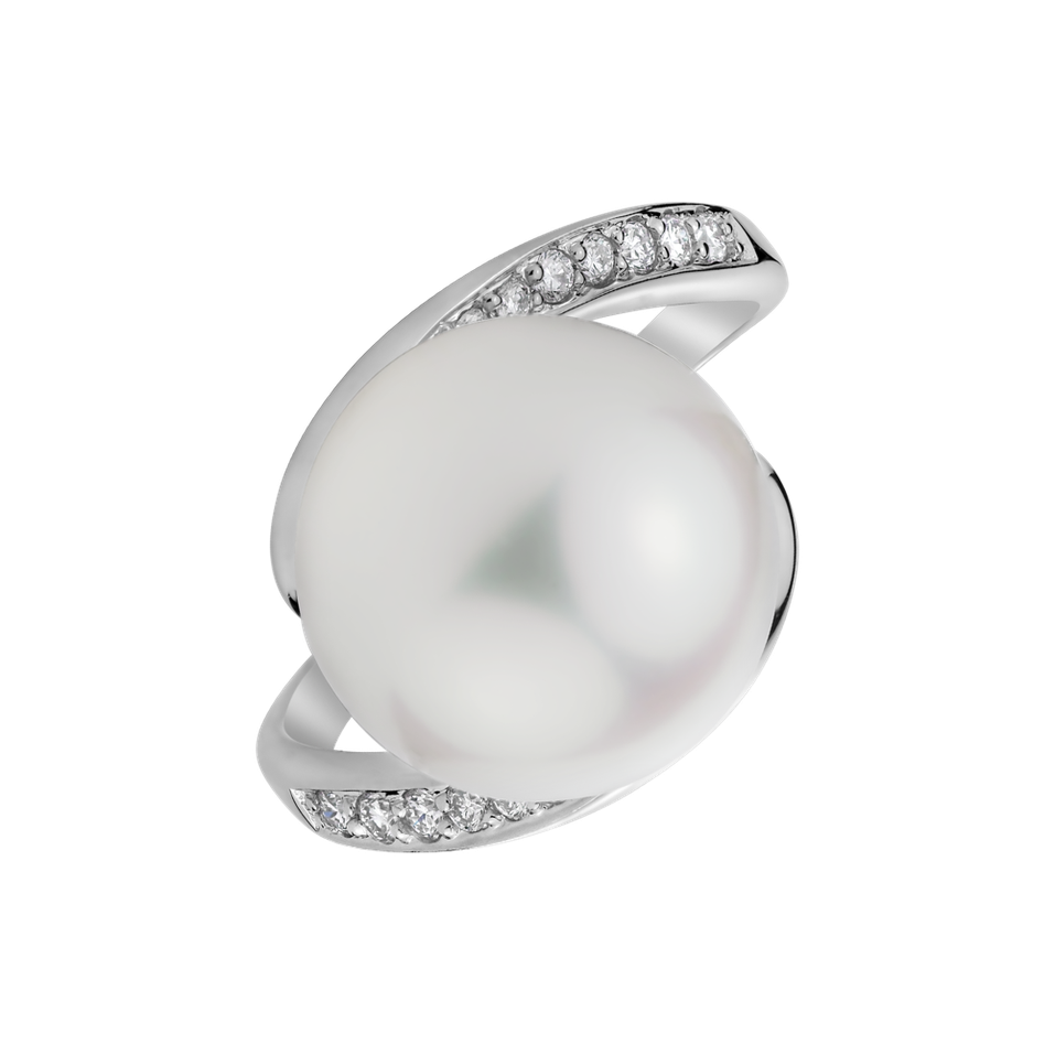 Diamond ring with Pearl Edge of Sea