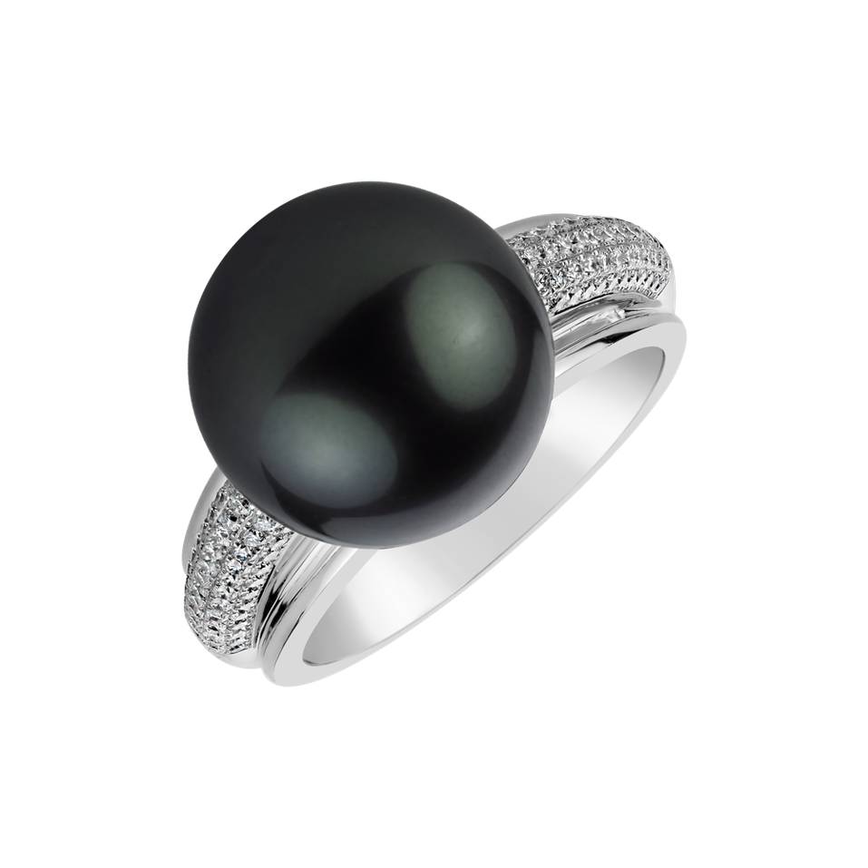 Diamond ring with Pearl Dark Entries