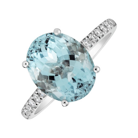Diamond ring with Topaz Sky Playful Glamour