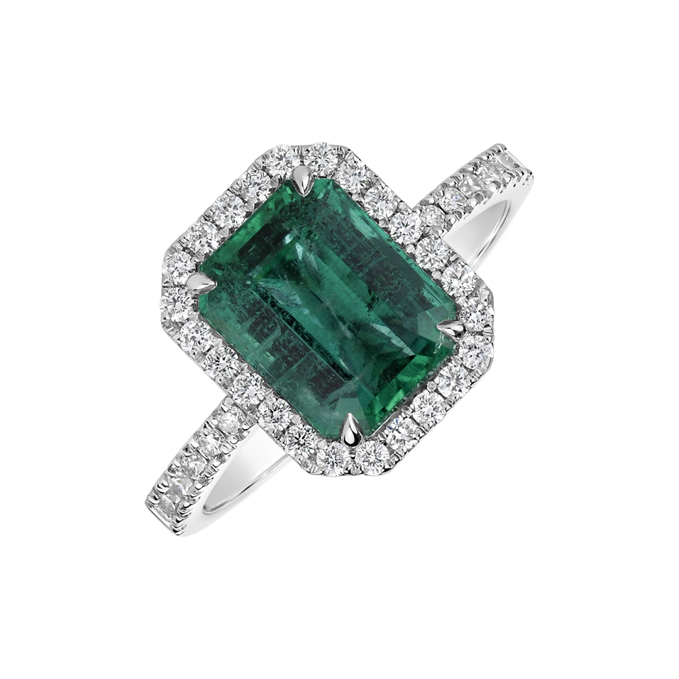 Diamond ring with Emerald Aleen