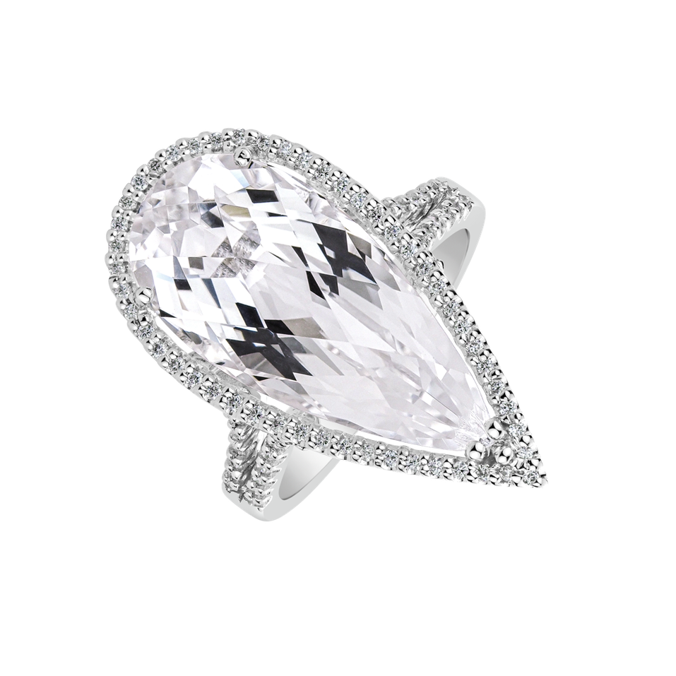Diamond ring with Topaz Vision