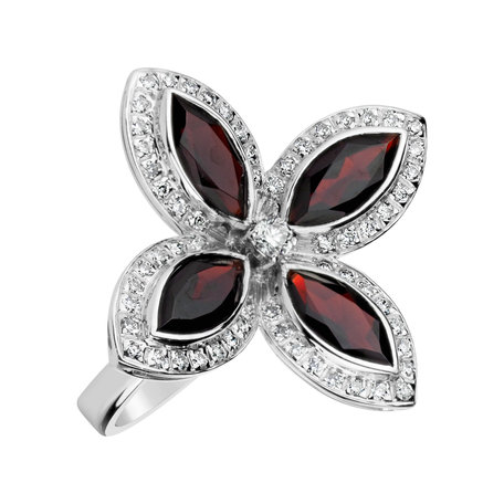 Diamond ring with Garnet Blooming Beauty