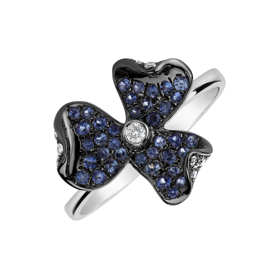 Diamond ring with Sapphire Beauty Petals