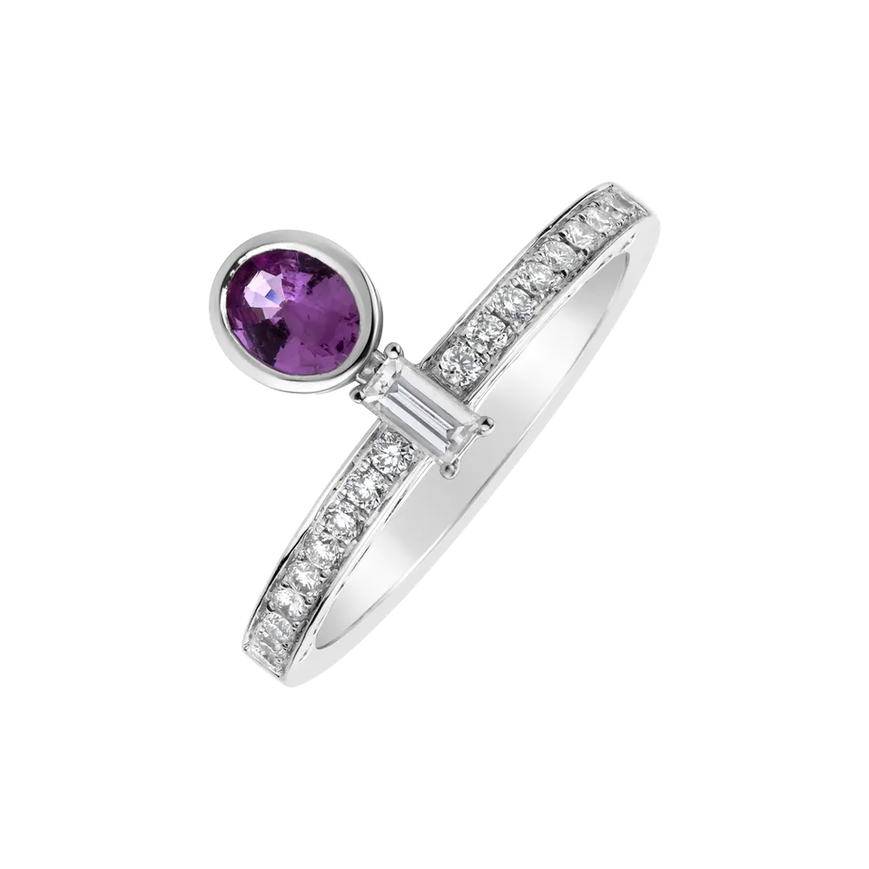 Diamond ring with Sapphire Verona