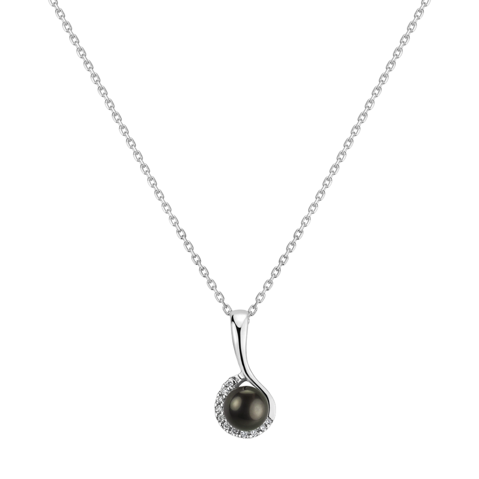Diamond pendant with Pearl Penthesileia