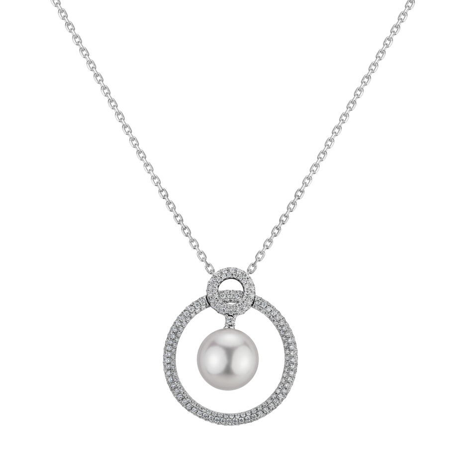 Diamond pendant with Pearl Olulig