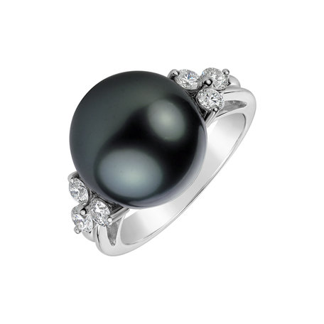 Diamond ring with Pearl Rosemary