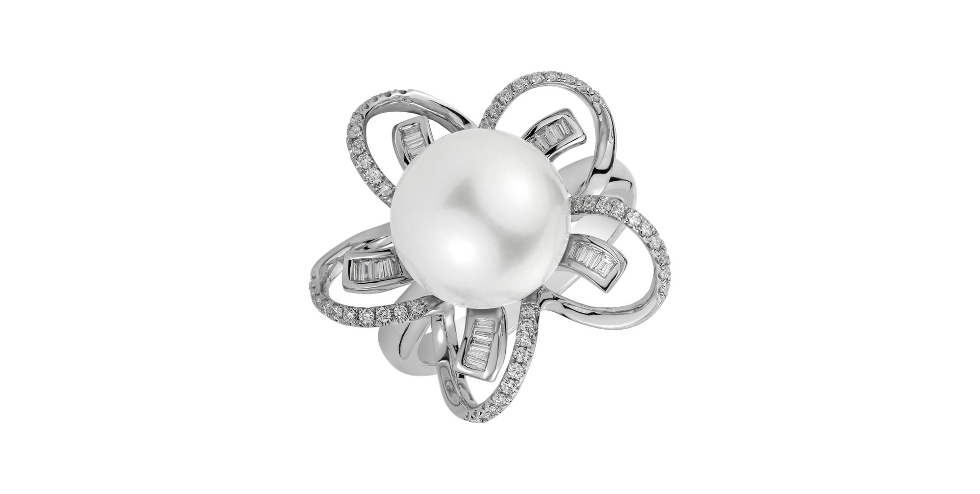 Diamond ring with Pearl Rondeau
