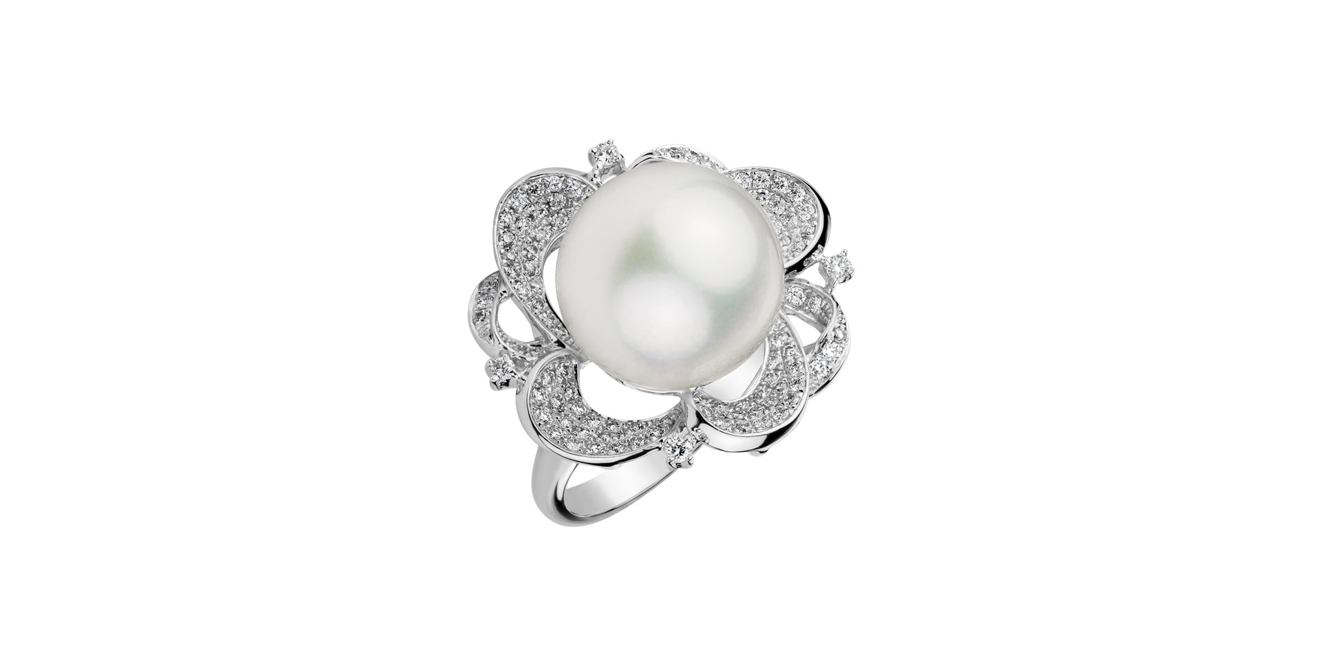 Diamond ring with Pearl Caribbean Secret
