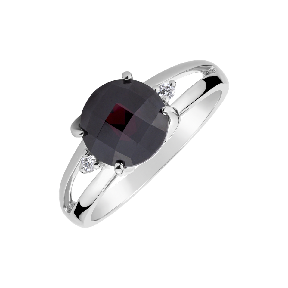Ring with Garnet and diamonds Ariadne
