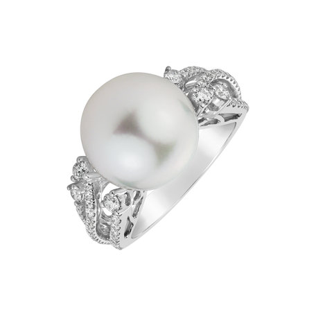 Diamond ring with Pearl Pristine Lagoon