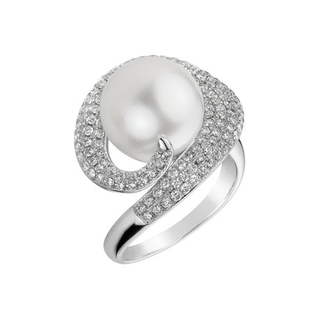 Diamond ring with Pearl Noah