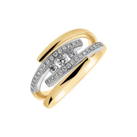 Diamond ring Capture Attention