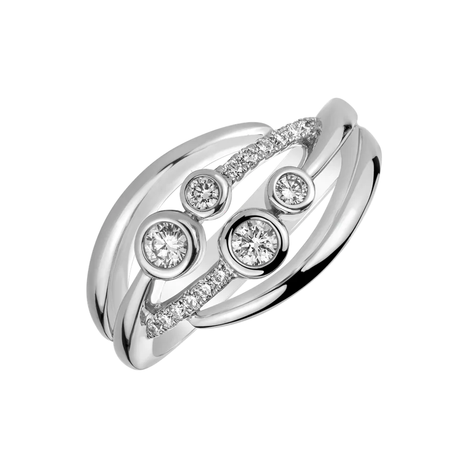 Diamond ring Vaughn
