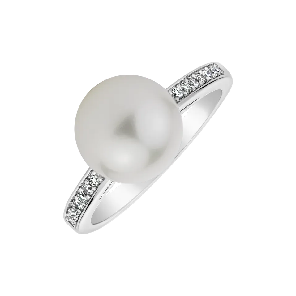 Diamond ring with Pearl Sea Grace