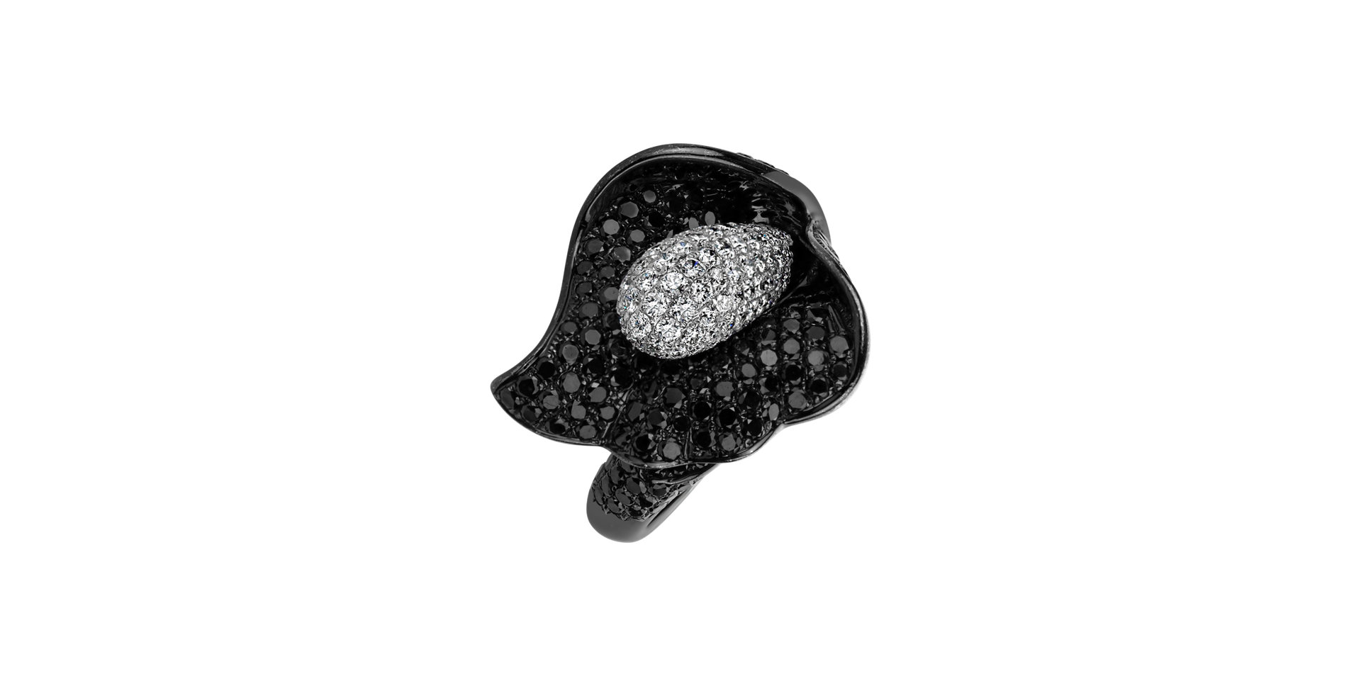 Ring with black and white diamonds Taiza