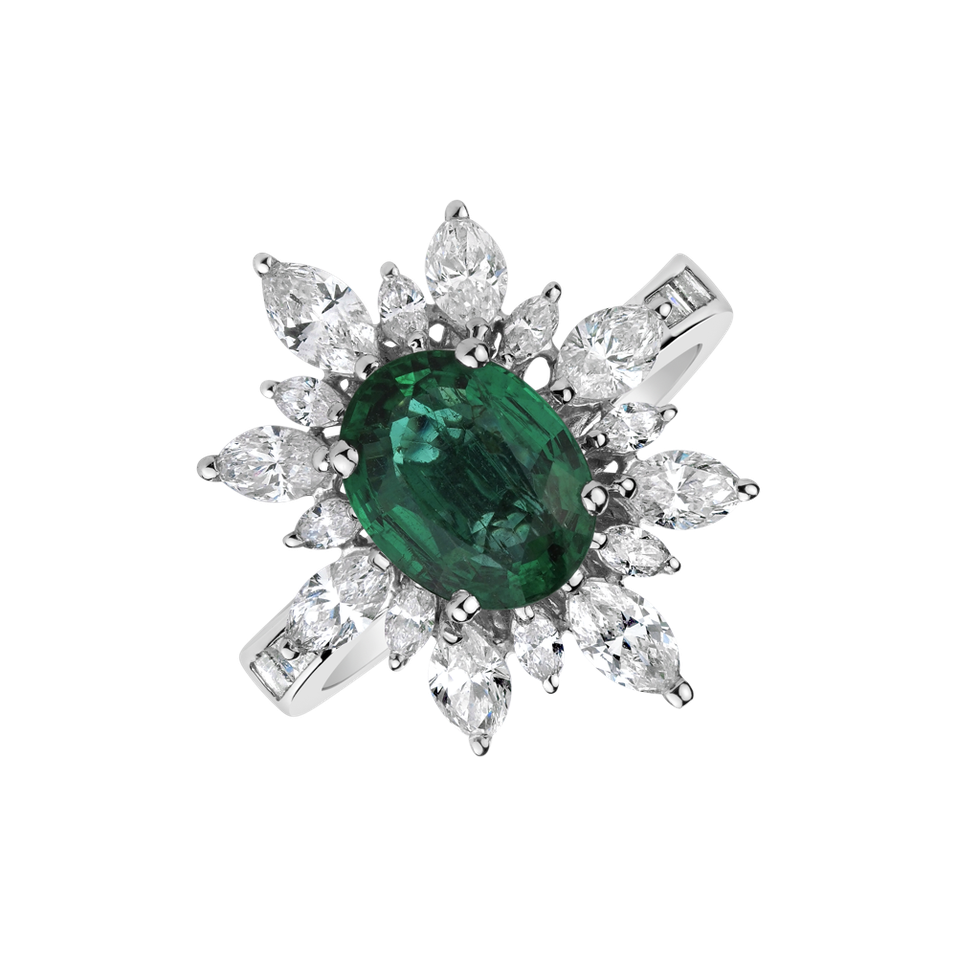 Diamond ring with Emerald Emerald Queen