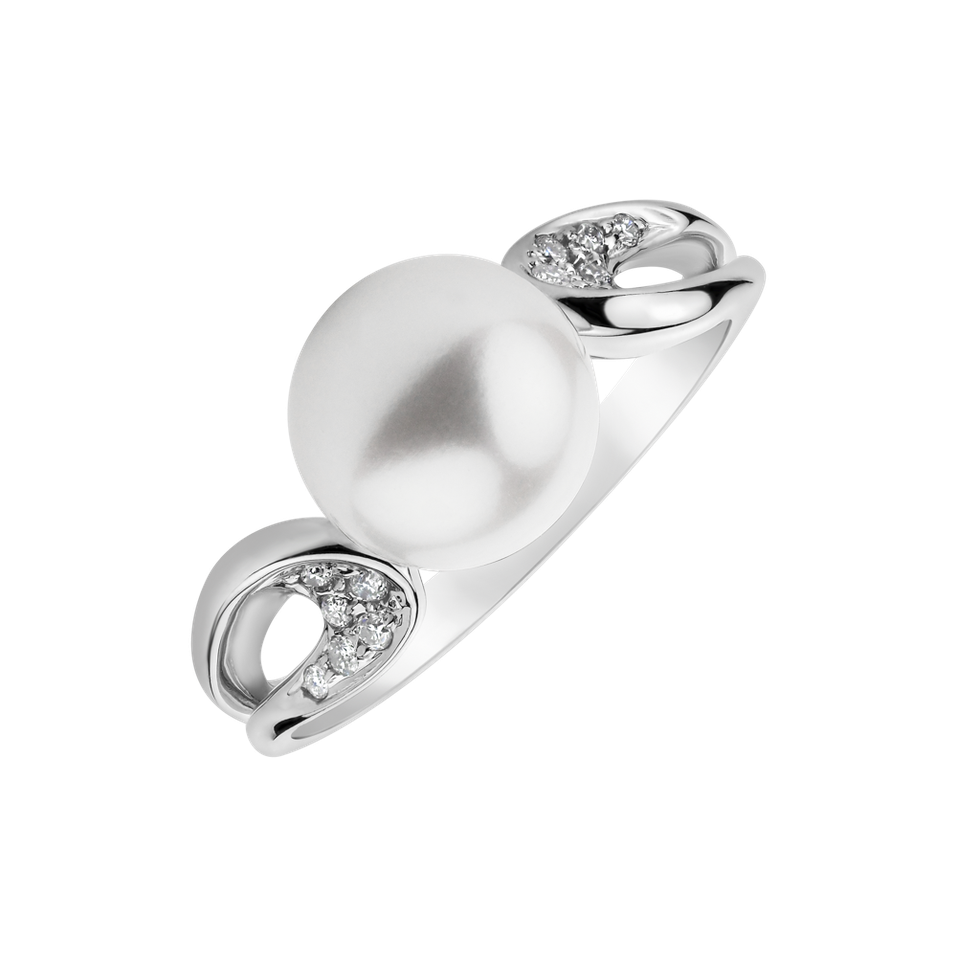 Diamond ring with Pearl Oceans Light