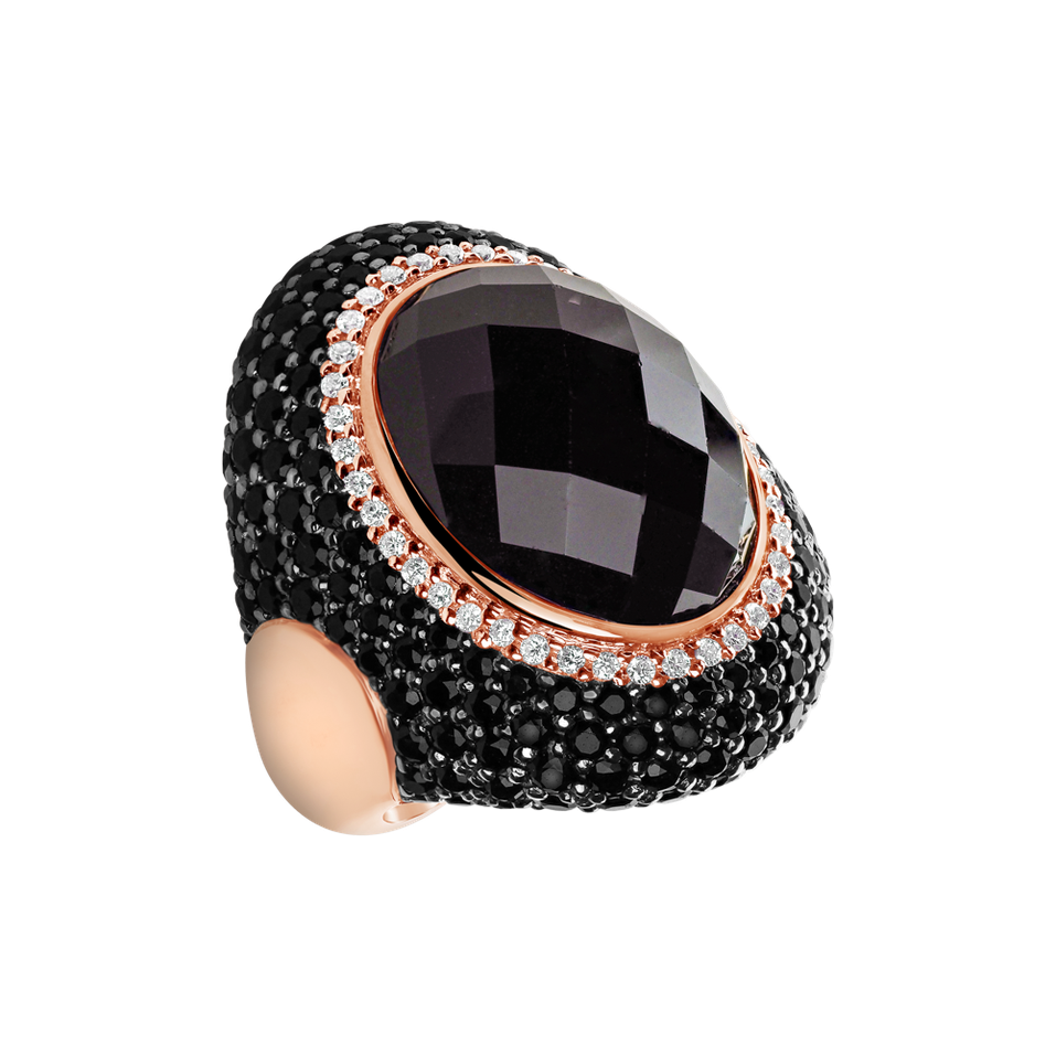 Ring with Garnet, diamonds and Sapphire Carnation Café