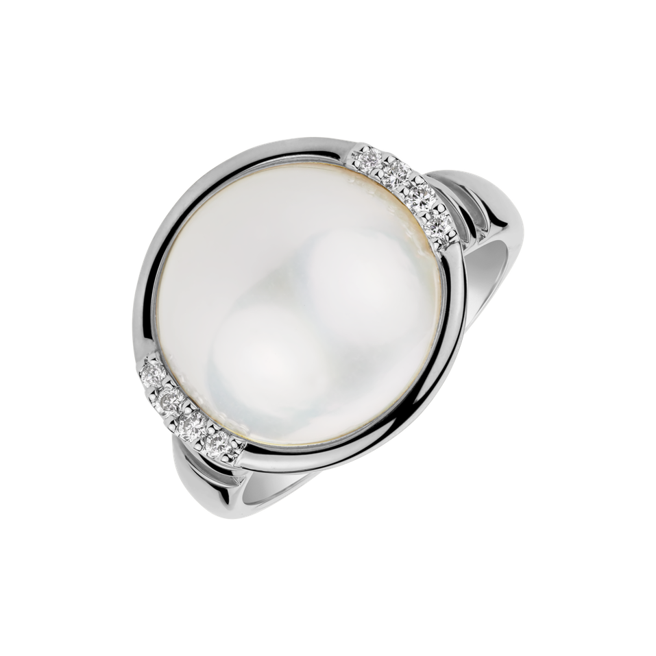 Diamond ring with Pearl Marina