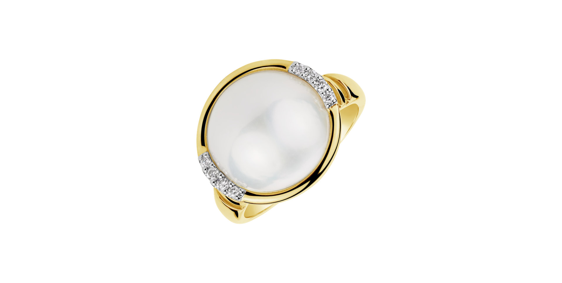 Diamond ring with Pearl Marina