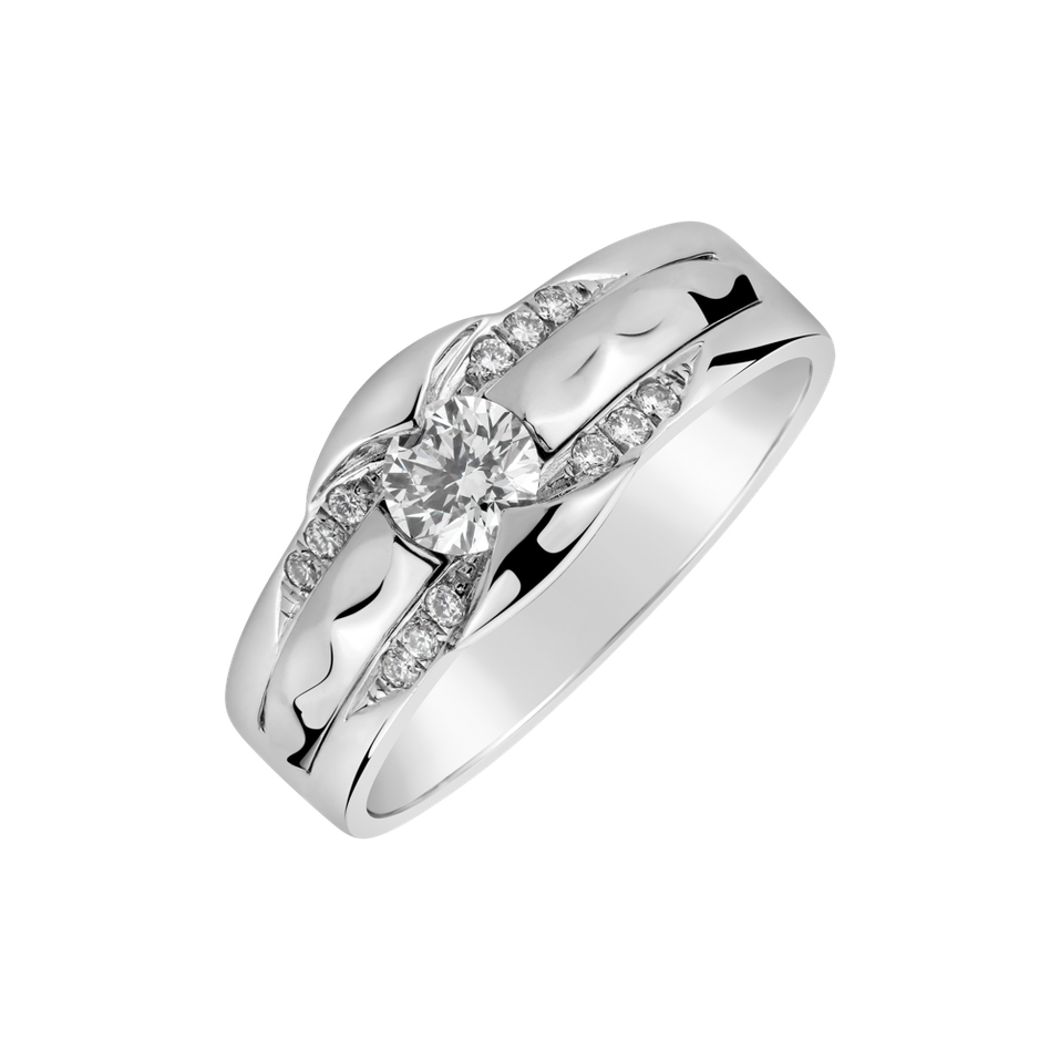 Diamond ring Interrupted Infinity