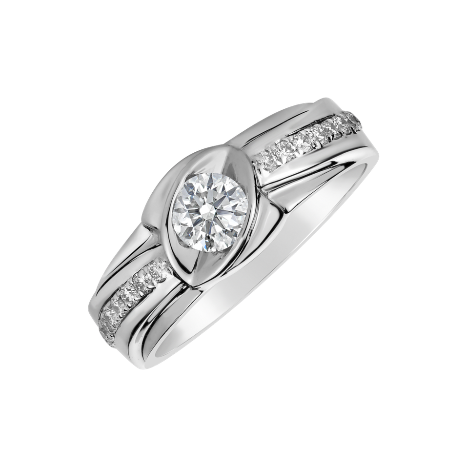 Diamond ring Beverly