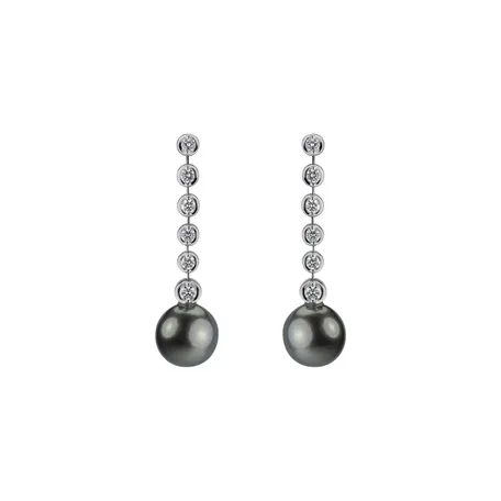 Diamond earrings with Pearl Danatile