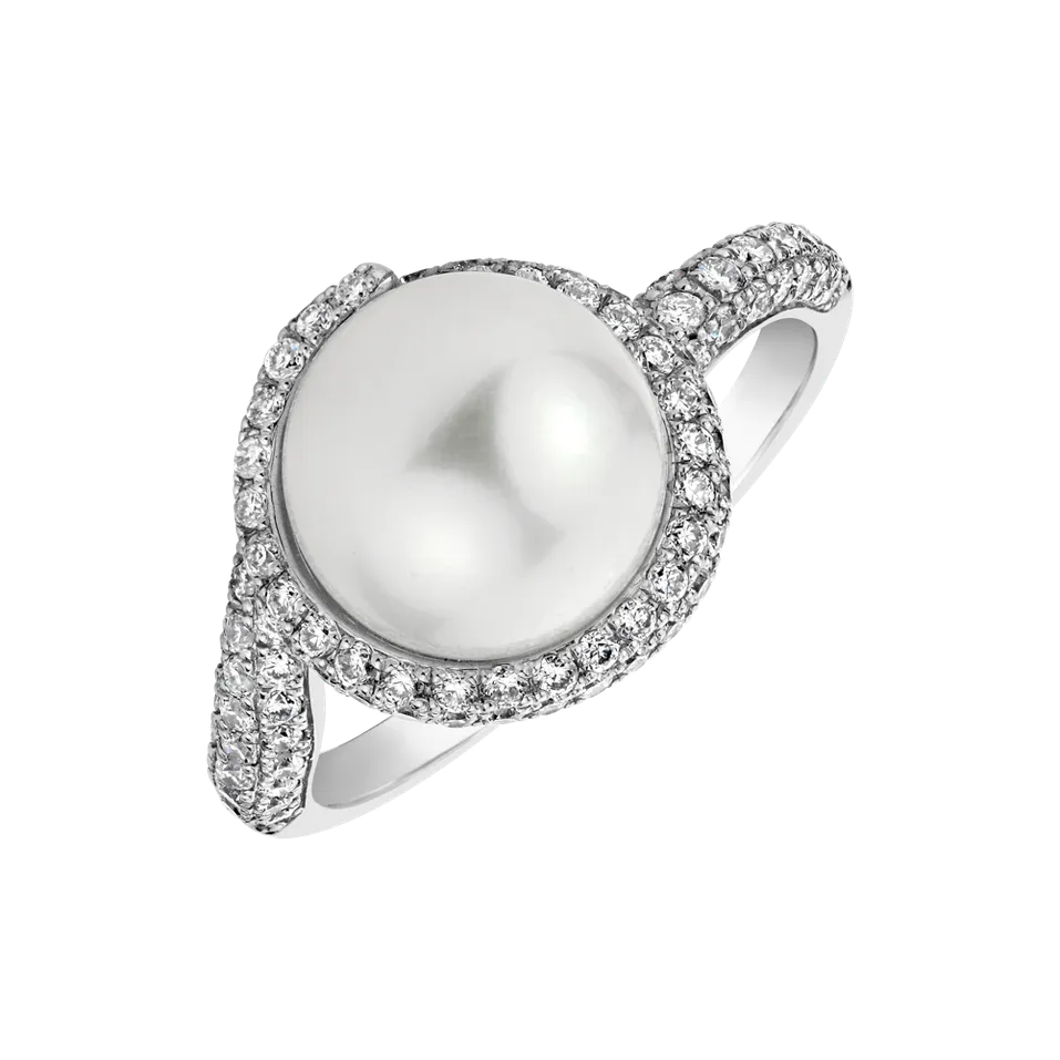 Diamond ring with Pearl Marine