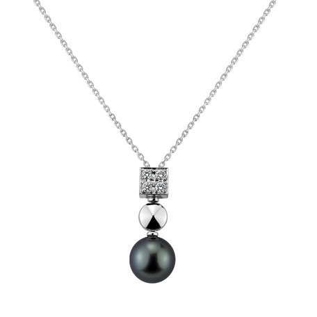 Diamond pendant with Pearl Tanigrei