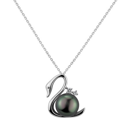 Diamond pendant with Pearl Nerinphe