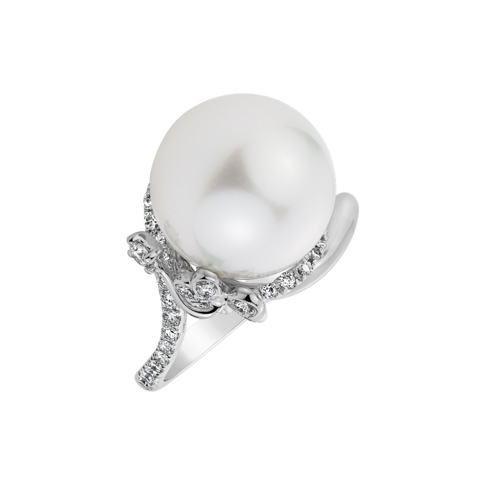 Diamond ring with Pearl Caribbean Delight