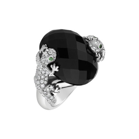 Diamond ring with Garnet and Garnet Dwana