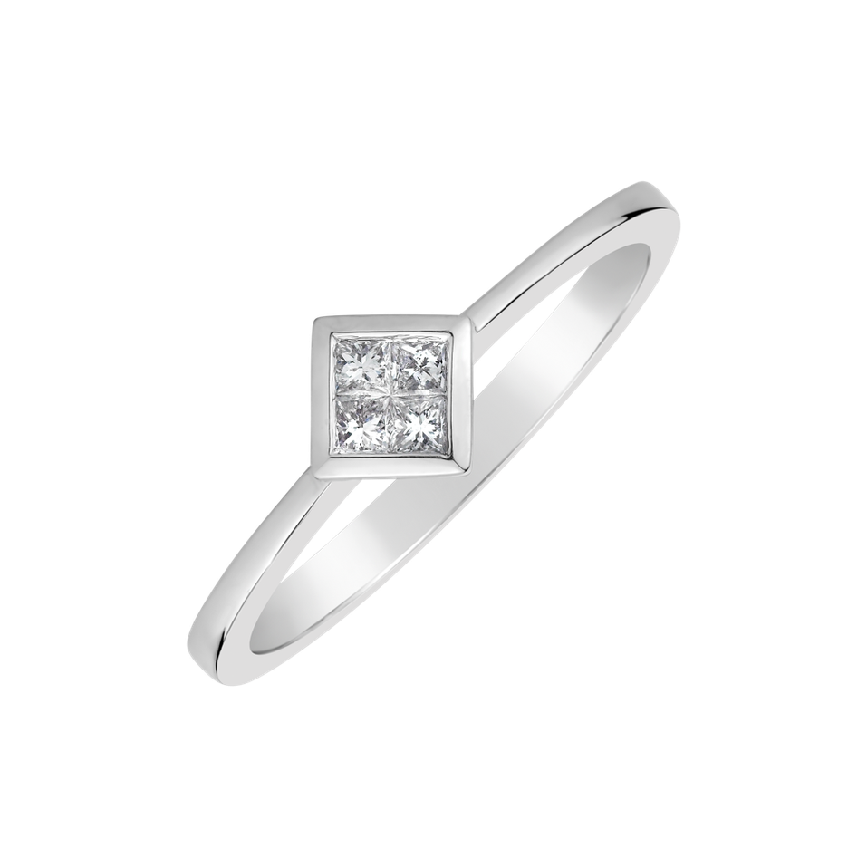 Diamond ring Claethorpes
