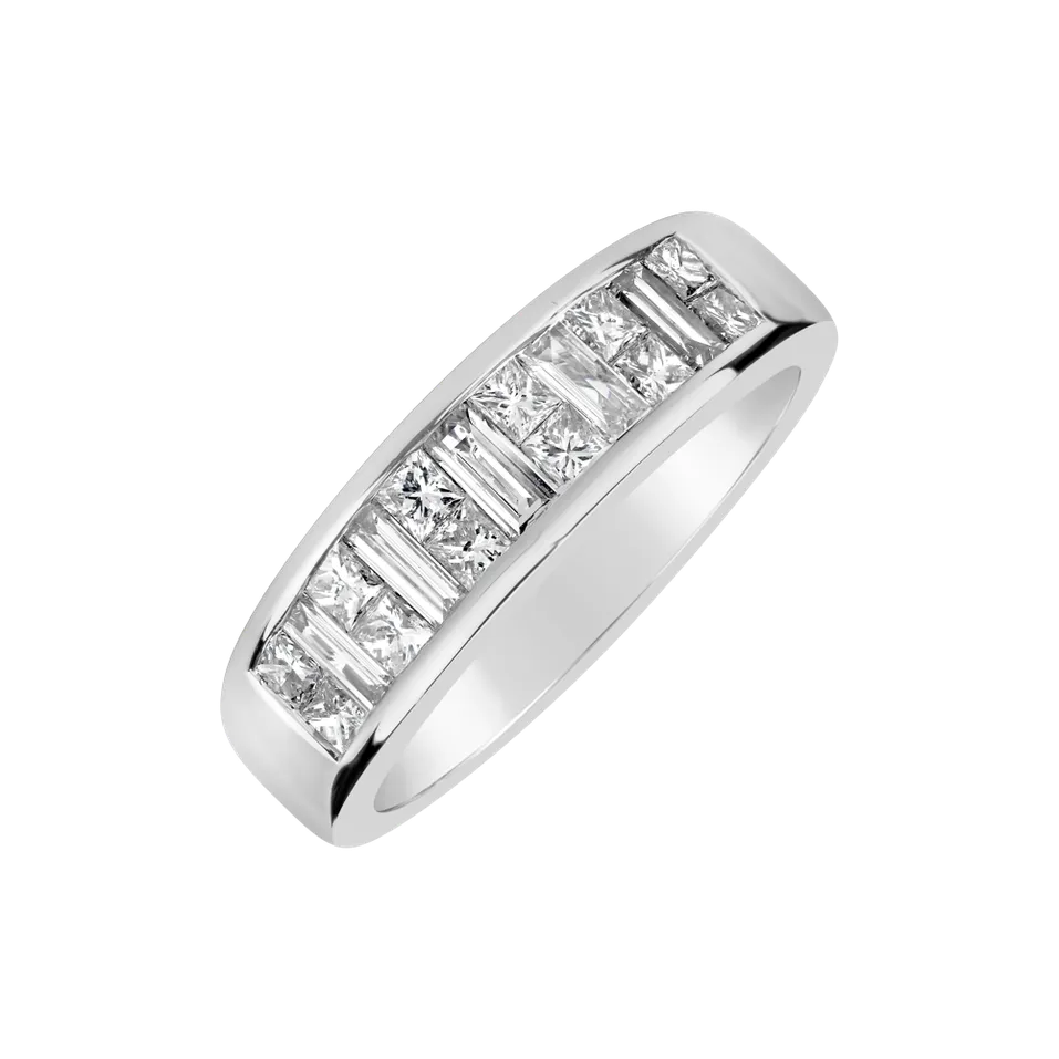Diamond ring Avery