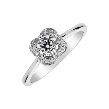 Diamond ring Secrets of Classicism