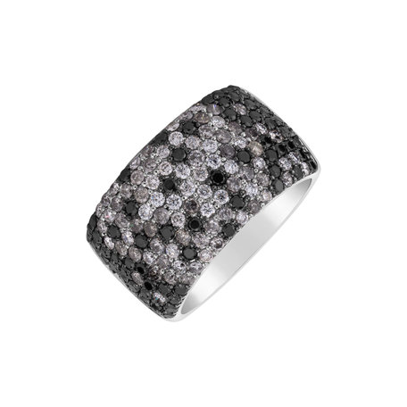 Ring with black and white diamonds Jafar