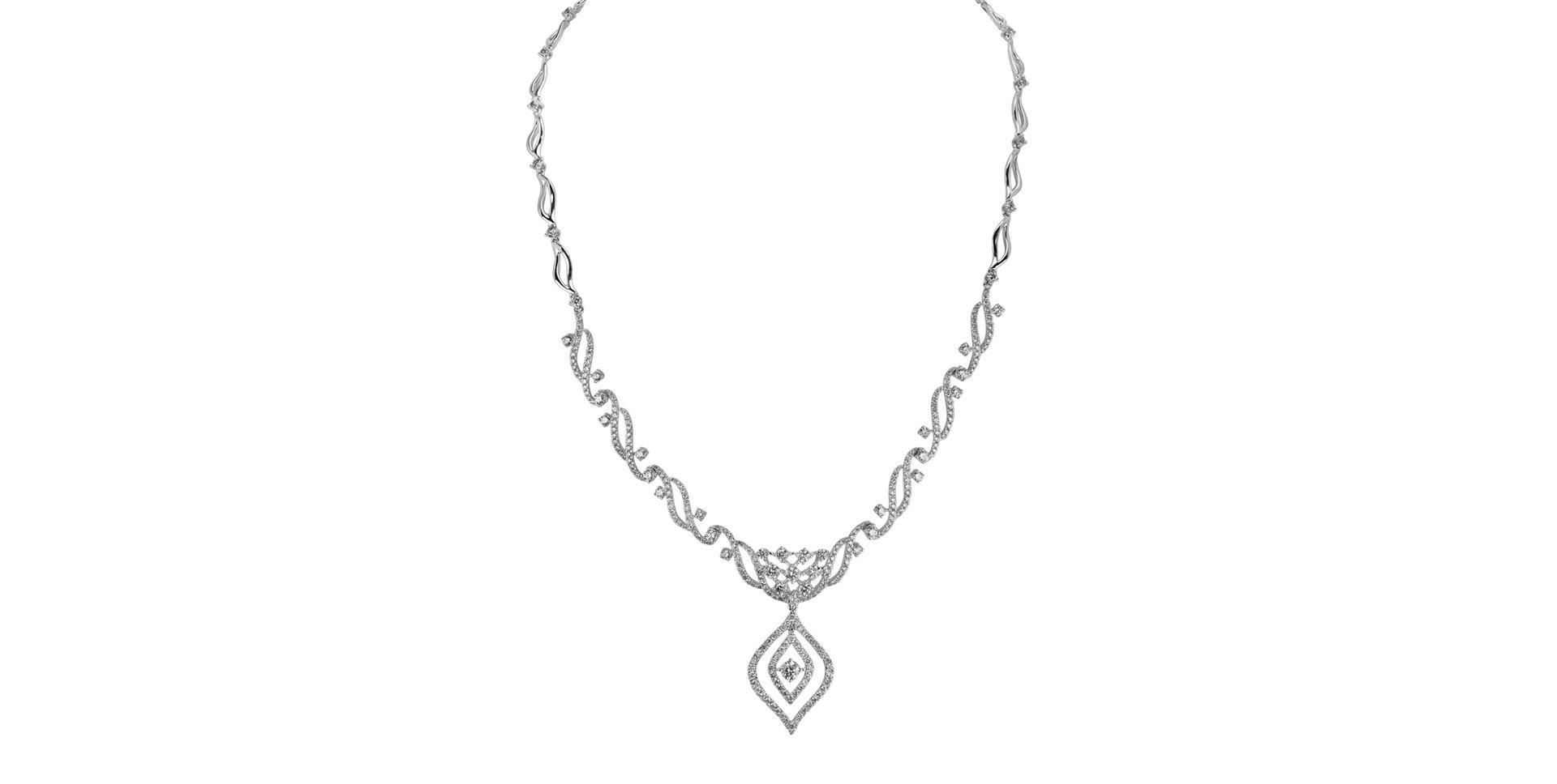 Diamond necklace Enchanting
