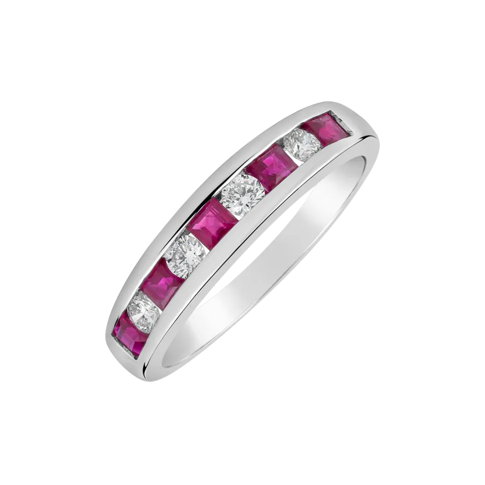Diamond ring with Ruby Katya