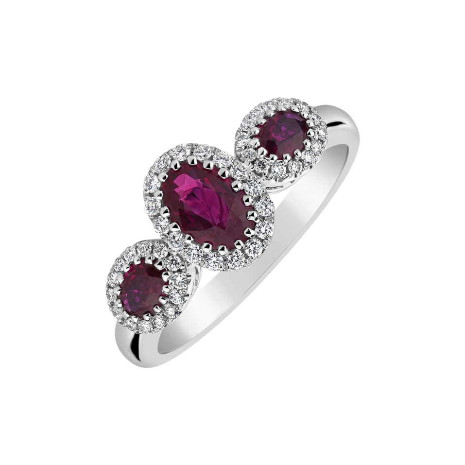 Diamond ring with Ruby Triple Sarlet